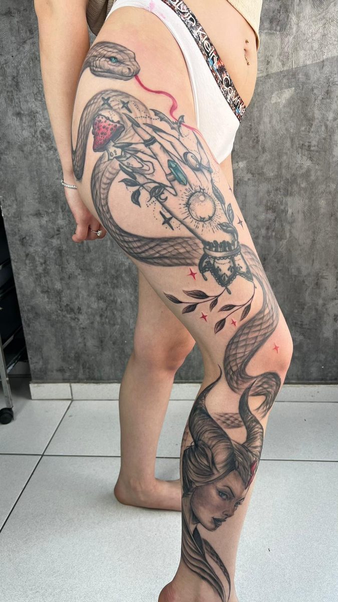 Yılan & Kadın Figürü